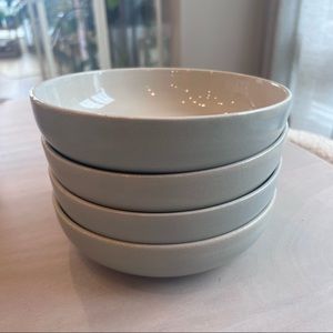 Set of 4 wide bowls